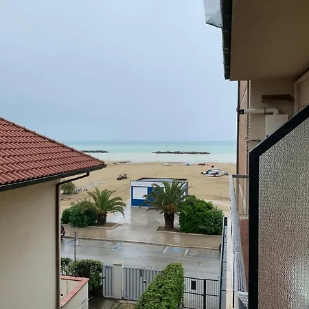 Casa Vacanze Fronte Mare * Порто-Сан-Джорджо
